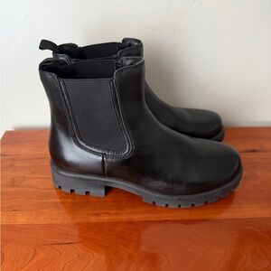 Women’s Lands End Classic Leather Chelsea Boots Black Boots, Size 7, never worn